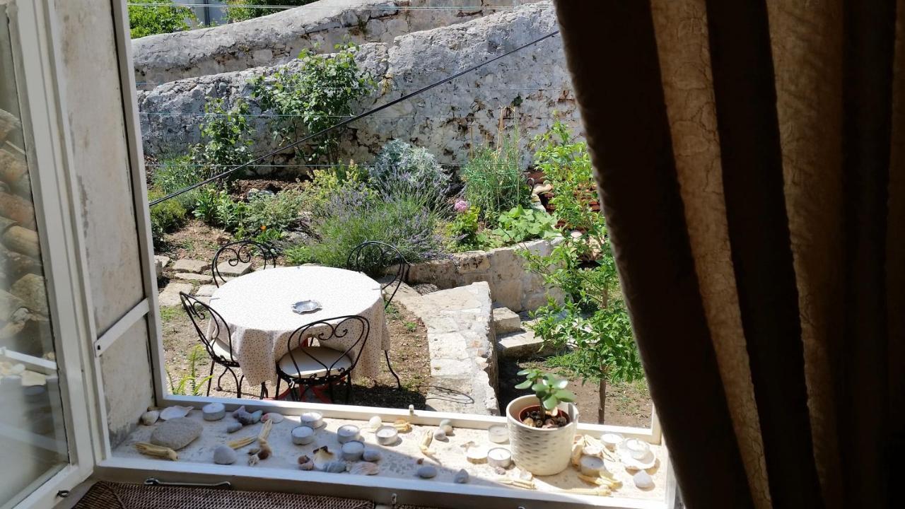 Romantic Old Dinka - With Garden Apartment *