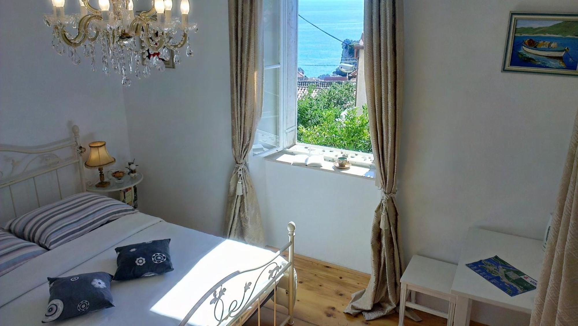 Romantic Old Dinka - With Garden Apartment *
